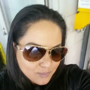 Meet your Posher, Charlene